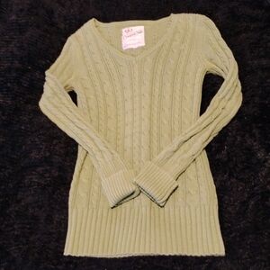 Newport News Light Green V-Neck Sweater